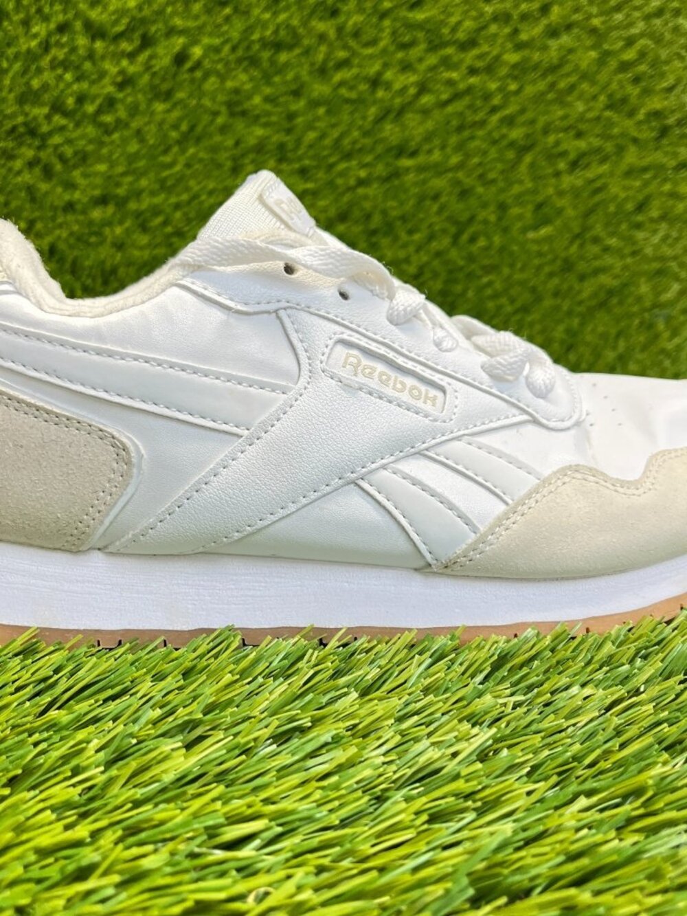 Reebok‎ Classic Harman Run Womens Size 7 White Athletic Leather Shoes Sneakers